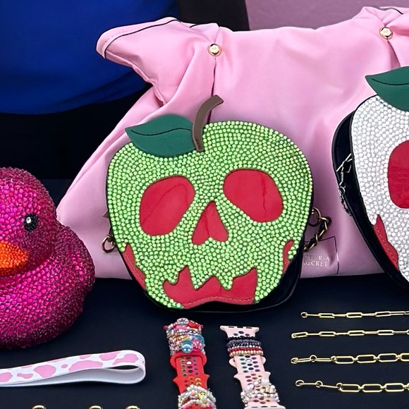 POISONED APPLE PURSE -SMALL - Picture 4 of 7